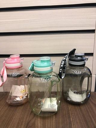 Garrafa 1200ML Com Alça e Adesivo